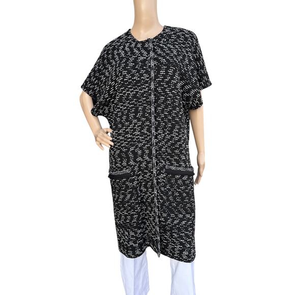 St. John 8 Black White Boucle Knit Short Sleeve Duster Cardigan